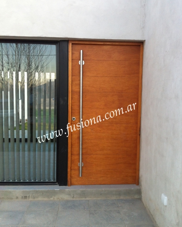 M120 puerta de madera con barral largo