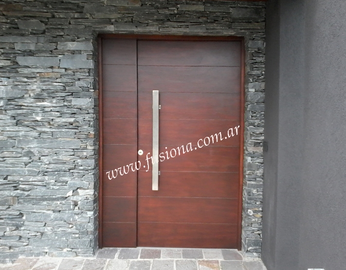 M121 puerta de madera con barral rectangular 