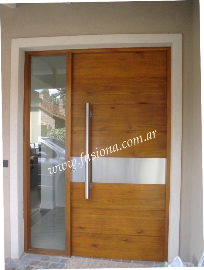 S003 puerta de madera con franja de acero inoxidable 